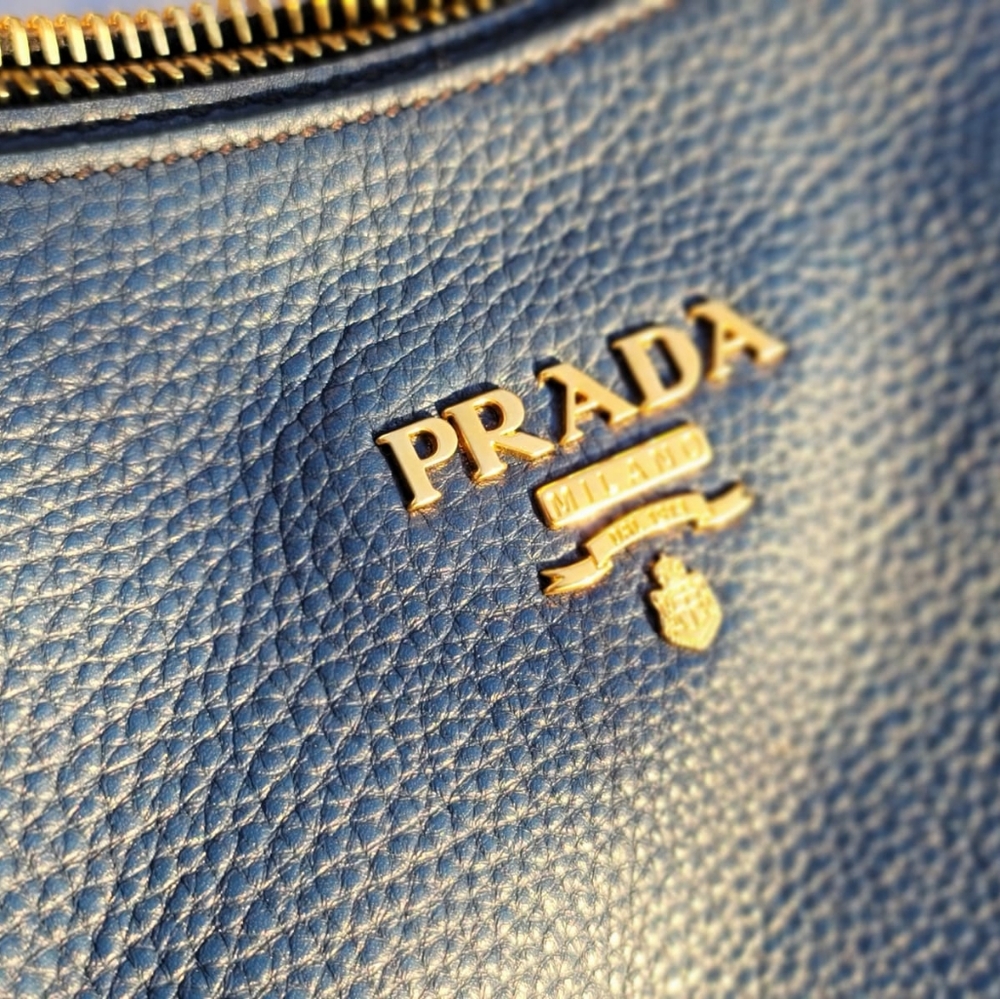Original Prada Larga bag *** NEW and ORIGINAL *** - Picture 3 of 8